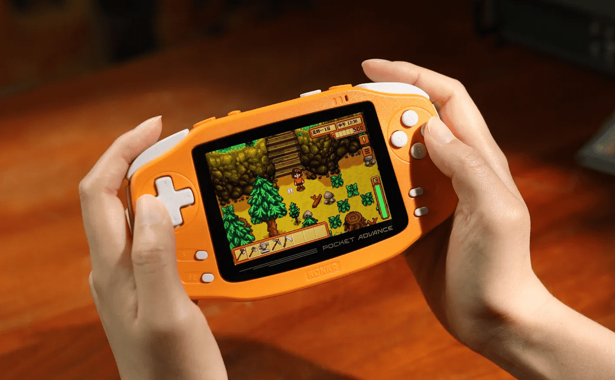 AYANEOの新作携帯機「Konkr Pocket Advance」、GBA風デザインでAndroid搭載