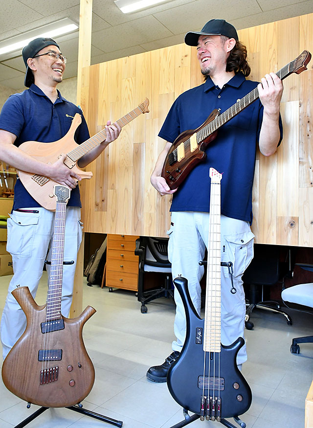 エレキギターに県産木材、音響面も高評価 中山の木工会社が開発、近く発売